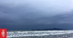 Kāpiti rescue: Divers swim over an hour to deserted island